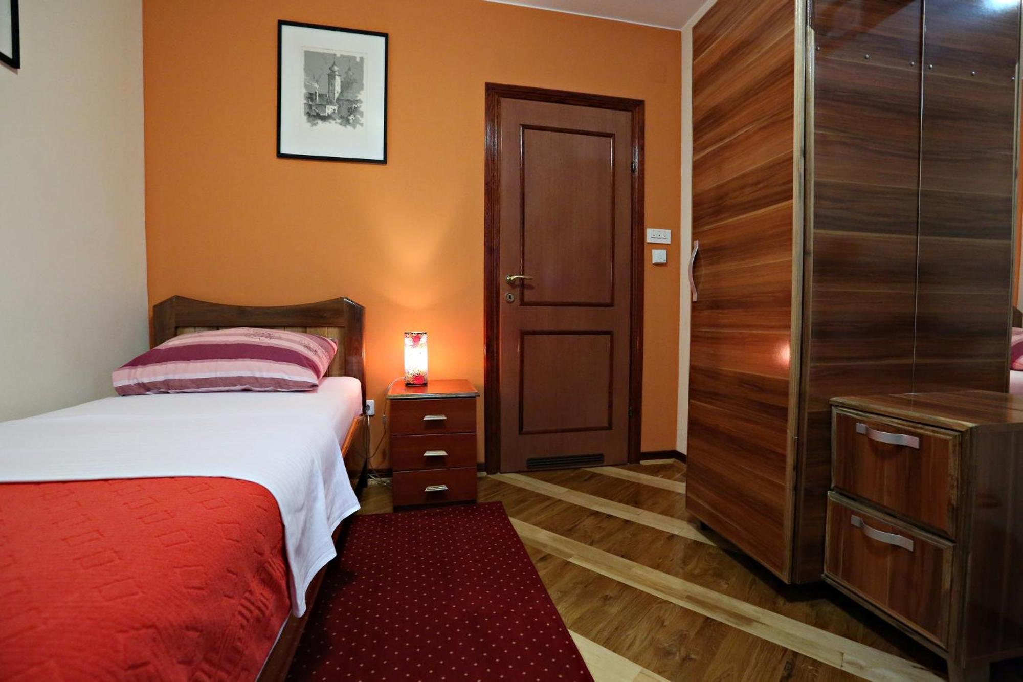 Apartments & Rooms Vienna Ossero Esterno foto